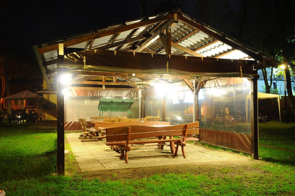 Deluxe Studio,1130671404:JPEG